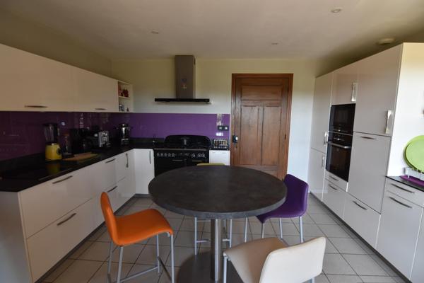 Maison à vendre - 7 pièces sur 11000 m² de terrain