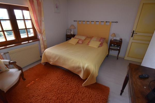 Maison à vendre - 7 pièces sur 11000 m² de terrain