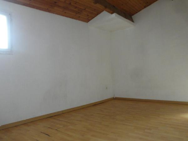 Dpt Pyrénées Orientales (66), à vendre proche LE SOLER maison P11 de 178 m² répartie en 2 appartements et garage