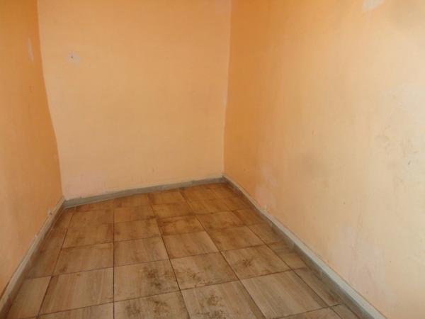 Dpt Pyrénées Orientales (66), à vendre proche LE SOLER maison P11 de 178 m² répartie en 2 appartements et garage