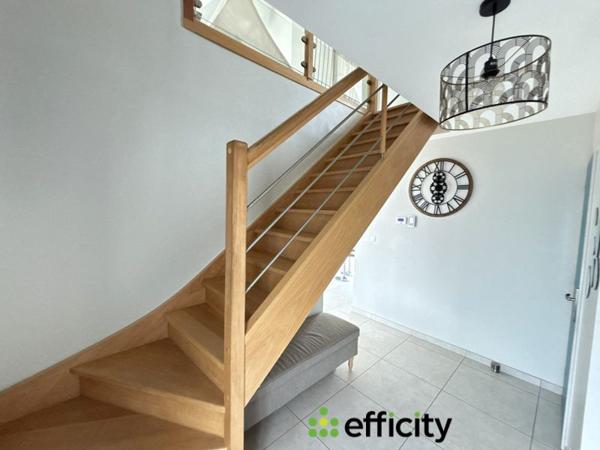 Maison 6 pièces - 135 m² Exclusivité efficity