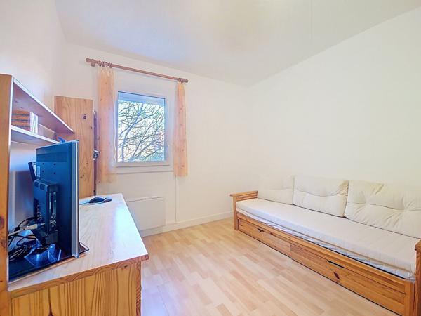 CASTANET-TOLOSAN - Appartement T3 rénové - Dernier étage - Terrasse plein sud