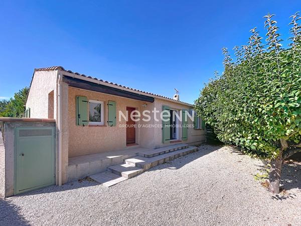 Villa entièrement de plain pied, 4 pièces, 3 chambres, jardin, garage, cave, place de parking