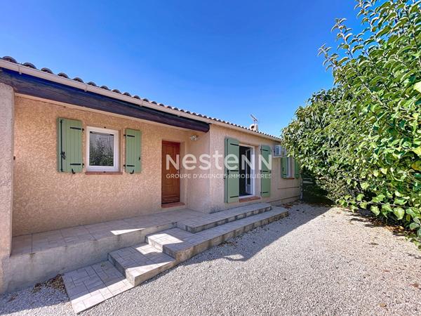 Villa entièrement de plain pied, 4 pièces, 3 chambres, jardin, garage, cave, place de parking