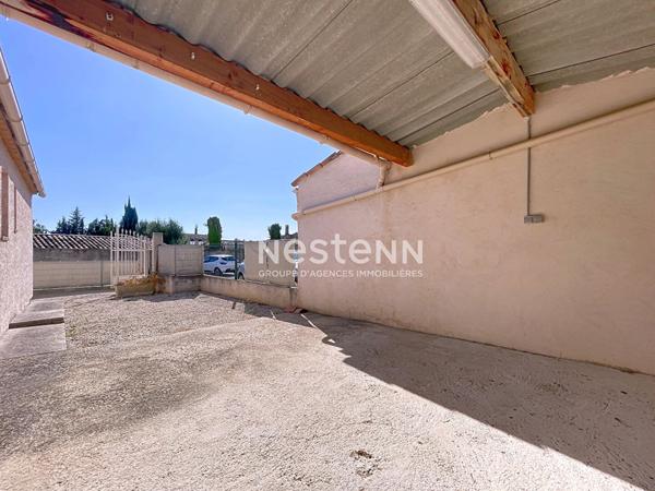 Villa entièrement de plain pied, 4 pièces, 3 chambres, jardin, garage, cave, place de parking