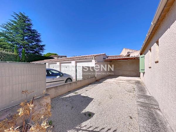 Villa entièrement de plain pied, 4 pièces, 3 chambres, jardin, garage, cave, place de parking