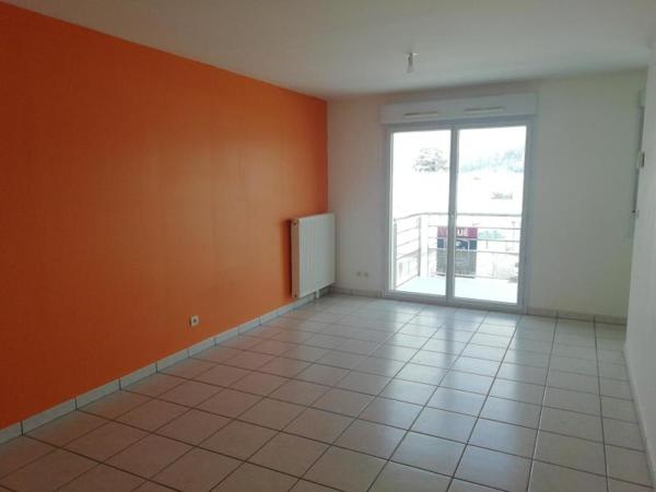 Appartement à louer 2 pièces 45.6m² Héricourt (70400)