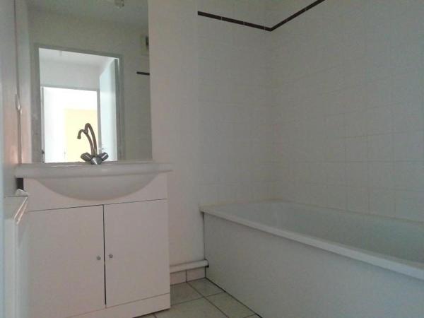 Appartement à louer 2 pièces 45.6m² Héricourt (70400)