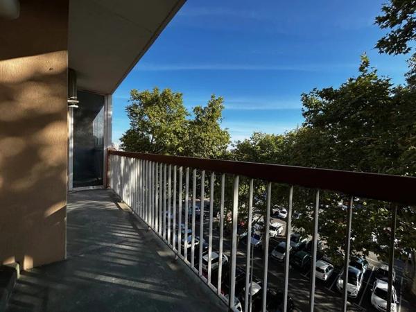 Vente                                                      Appartement
                        
                     3 pièces                      69 m2                     à Perpignan