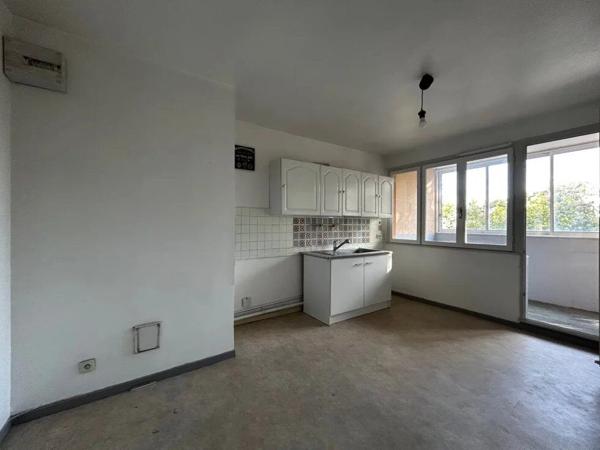 Vente                                                      Appartement
                        
                     3 pièces                      69 m2                     à Perpignan