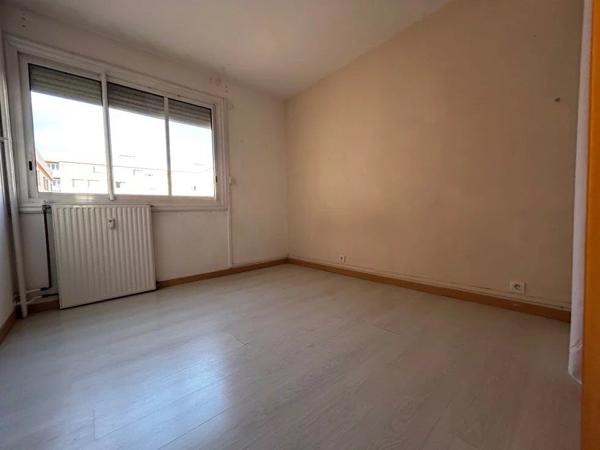 Vente                                                      Appartement
                        
                     3 pièces                      69 m2                     à Perpignan