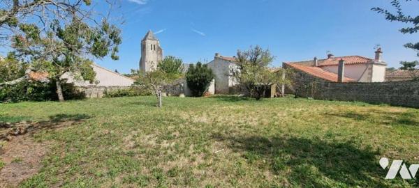 CENTRE DE CELLES SUR BELLE, terrain à bâtir de 608 m²