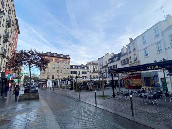 SURESNES/ CENTRE VILLE/ PLACE DU MARCHÉ /  4 PIECES AVEC BALCON, CAVE ET PARKING