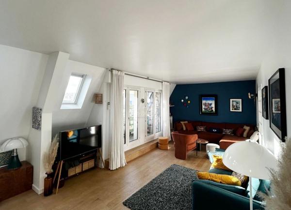 SURESNES/ CENTRE VILLE/ PLACE DU MARCHÉ /  4 PIECES AVEC BALCON, CAVE ET PARKING