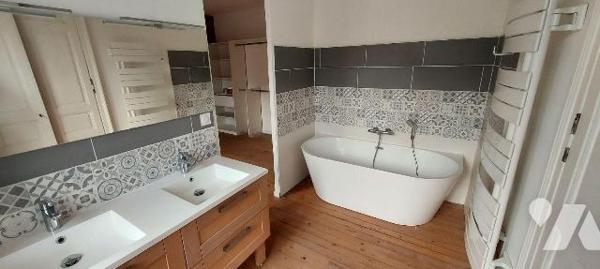 Maison à Vendre à Quelaines-Saint-Gault (53360) en Mayenne (53)

Cette maison d'une surface h...