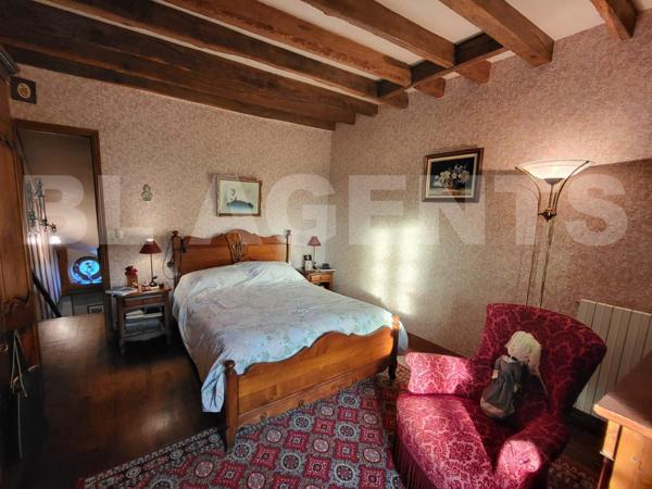 Belle longère de 152 m² avec 3 chambres, garages et dépendances - Proche CONDÉ EN BRIE - A VOIR ABSO