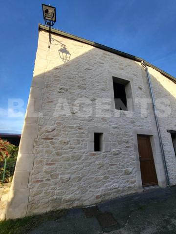 Belle longère de 152 m² avec 3 chambres, garages et dépendances - Proche CONDÉ EN BRIE - A VOIR ABSO