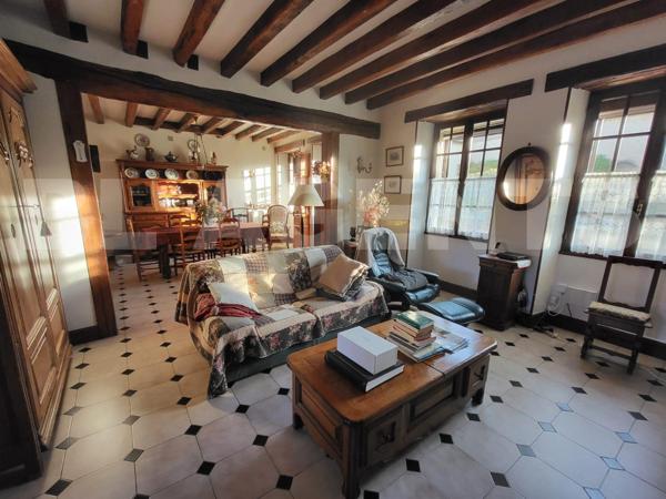 Belle longère de 152 m² avec 3 chambres, garages et dépendances - Proche CONDÉ EN BRIE - A VOIR ABSO