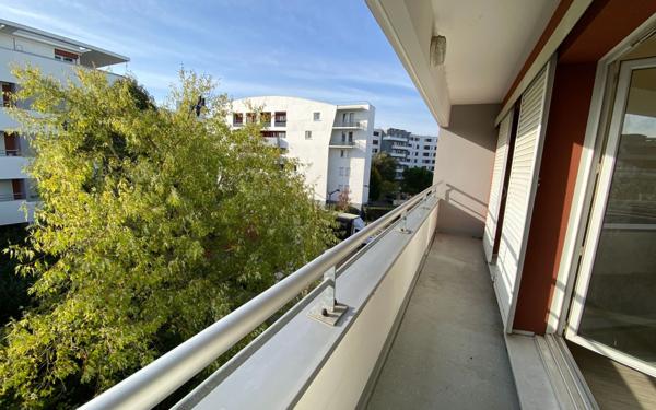 Appartement à vendre    3 pièces • 70 m2 Bordeaux