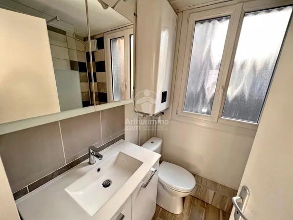 Location                                                      Appartement
                        
                     1 pièces                      16 m2                     à Rouen