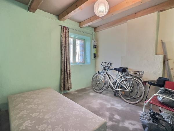 Maison centre village à rénover – Sous Offre