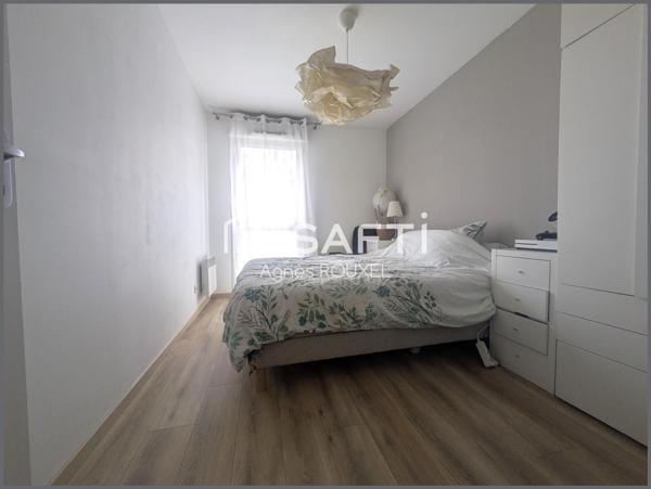 Commerces, tramway, garage