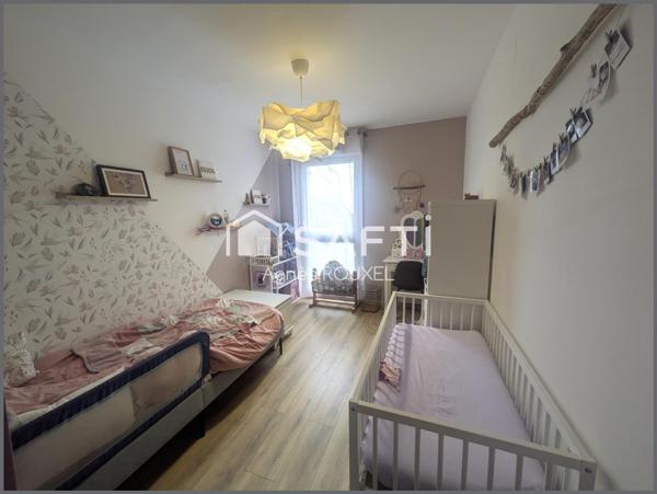 Commerces, tramway, garage