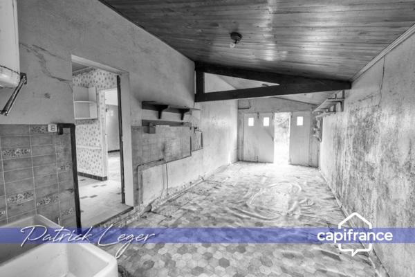 SAINT MARTIN DE RE (17), maison à rénover de 95 m² sur terrain de plus de 730m² en zone UB
