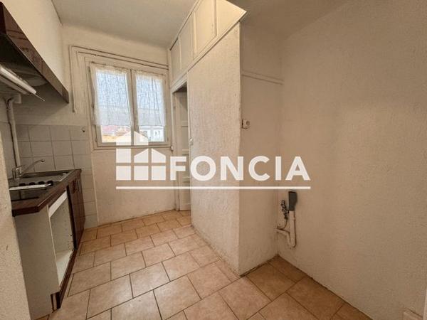 Location Appartement 3 pièces 45.56 m² - 3 RUE HELENE BOUCHER Toulon 83000