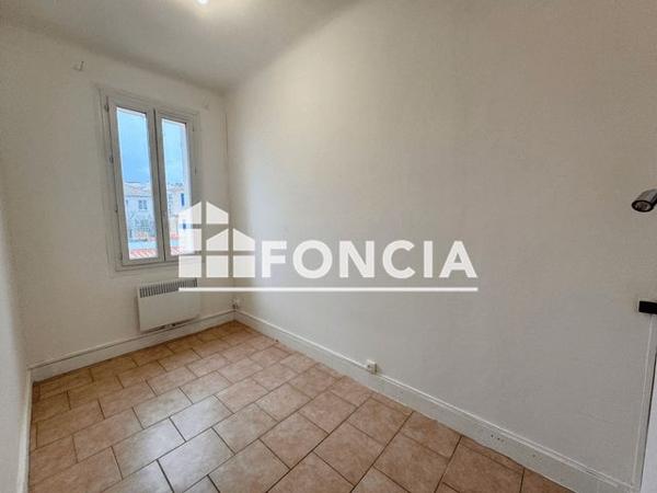 Location Appartement 3 pièces 45.56 m² - 3 RUE HELENE BOUCHER Toulon 83000