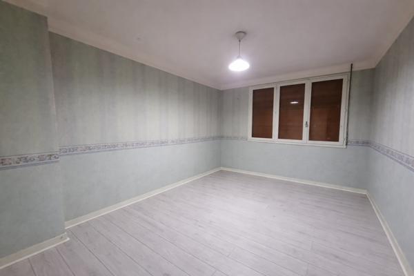 Maison  11 pièce(s)  5 chambre(s)  145 m²