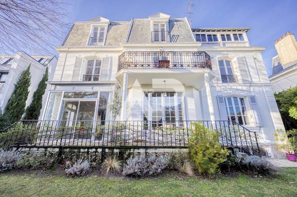 SEVRES RIVE DROITE - DEMEURE DE CHARME €1 895 000 ** - Référence 626-S