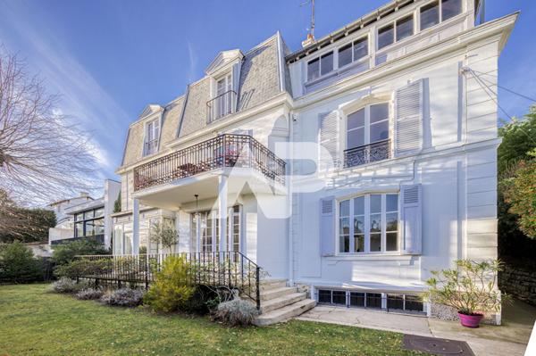 SEVRES RIVE DROITE - DEMEURE DE CHARME €1 895 000 ** - Référence 626-S