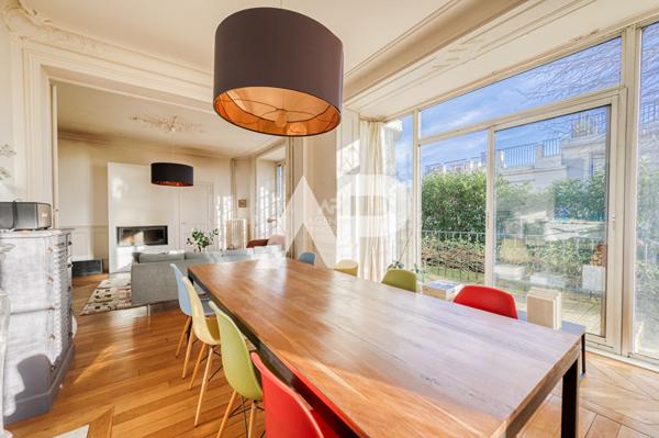 SEVRES RIVE DROITE - DEMEURE DE CHARME €1 895 000 ** - Référence 626-S