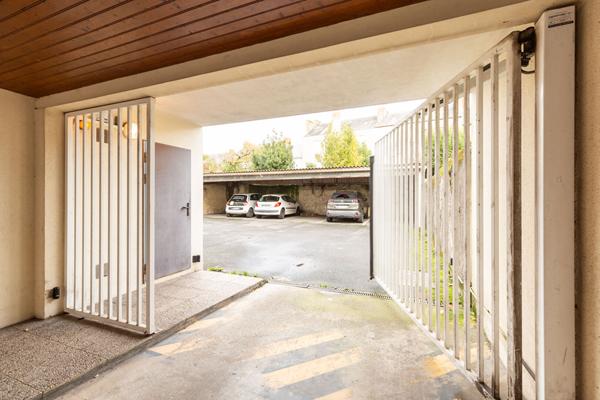 A VENDRE NANTES COULMIERS SAINT/DONATIEN  PARKING COUVERT DANS PETITE COPROPRIETE