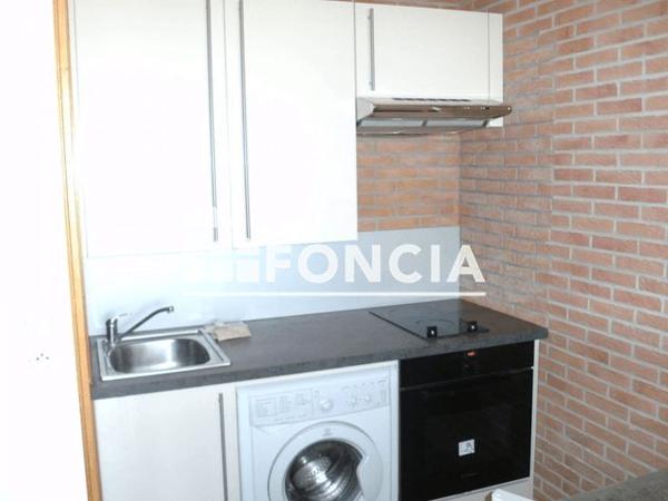 Location Studio 30.9 m² - 15 G RUE DE LETANDUERE Angers 49000