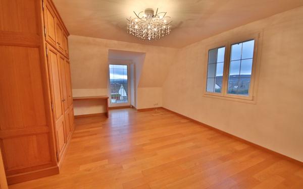 Maison à vendre    10 pièces • 211 m2 Brasles