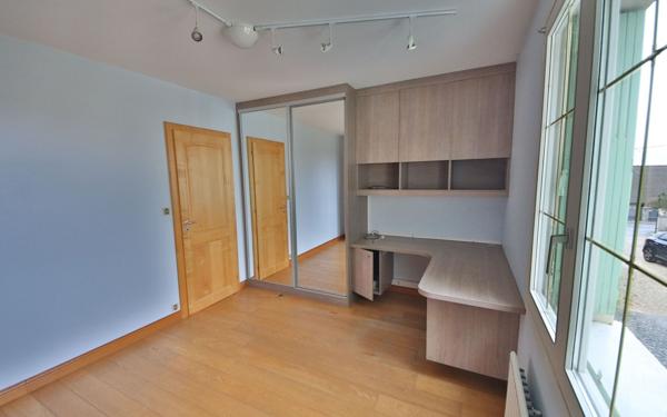 Maison à vendre    10 pièces • 211 m2 Brasles