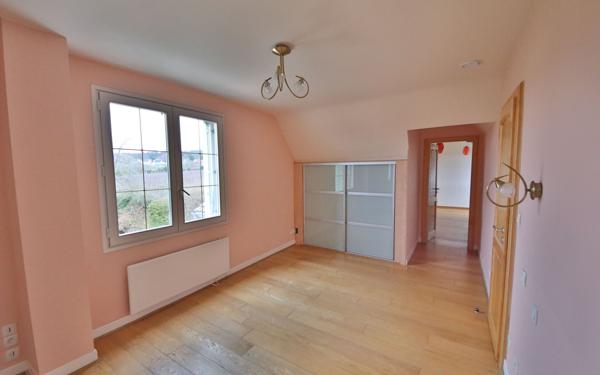 Maison à vendre    10 pièces • 211 m2 Brasles