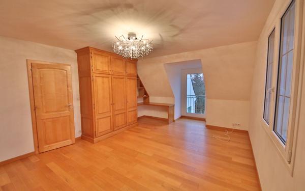 Maison à vendre    10 pièces • 211 m2 Brasles