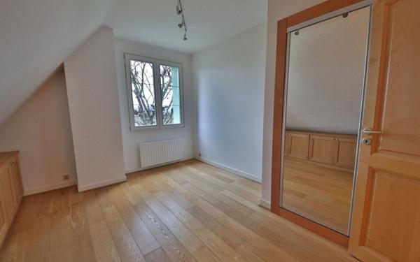 Maison à vendre    10 pièces • 211 m2 Brasles