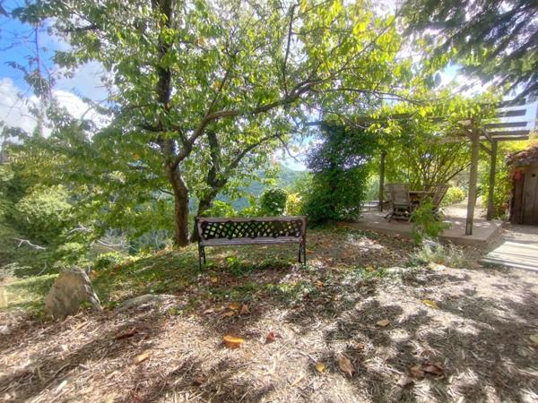 A vendre maison 8 pièces de 160 m2, divisée en 2 appartements, au calme et vue montagne à ORTIPORIO (20) Haute Corse