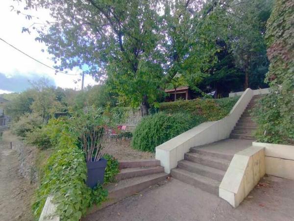 A vendre maison 8 pièces de 160 m2, divisée en 2 appartements, au calme et vue montagne à ORTIPORIO (20) Haute Corse