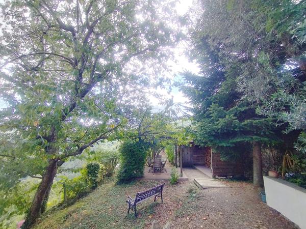 A vendre maison 8 pièces de 160 m2, divisée en 2 appartements, au calme et vue montagne à ORTIPORIO (20) Haute Corse