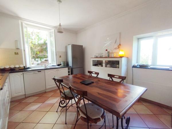 A vendre maison 8 pièces de 160 m2, divisée en 2 appartements, au calme et vue montagne à ORTIPORIO (20) Haute Corse