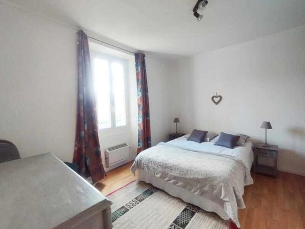 A vendre maison 8 pièces de 160 m2, divisée en 2 appartements, au calme et vue montagne à ORTIPORIO (20) Haute Corse