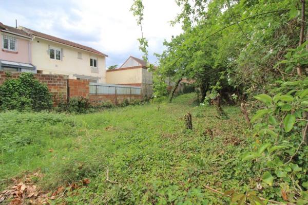Terrain Constructible Champigny-sur-Marne 06 a 78 ca