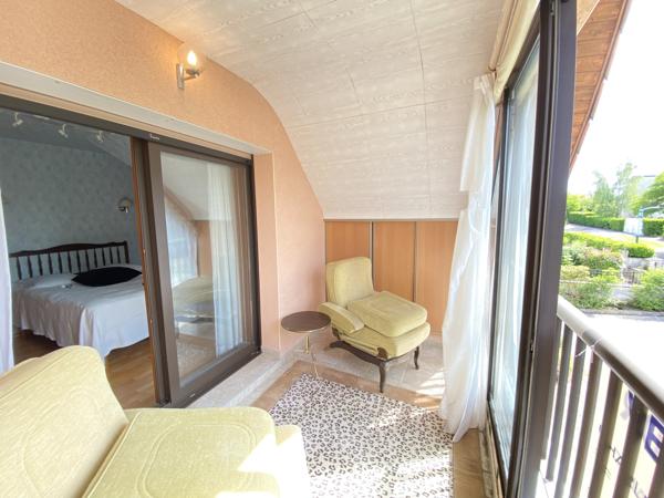 Maison
                                                                                                                                                                                                                                                                                                                        8 pièce(s)                                                                                                                                                                                                          3 chambre(s)                                                                                                                                                                                                          200  m²