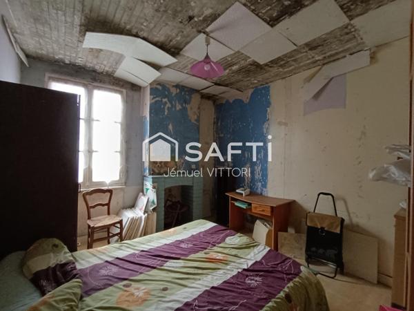 Maison à réhabiliter ou projet de reconstruction – Centre d’Ernée