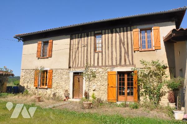 10 kms AURIGNAC, belle maison 131m² sur 10 hectares de terre attenante : prix : 296.800 € C.C.
